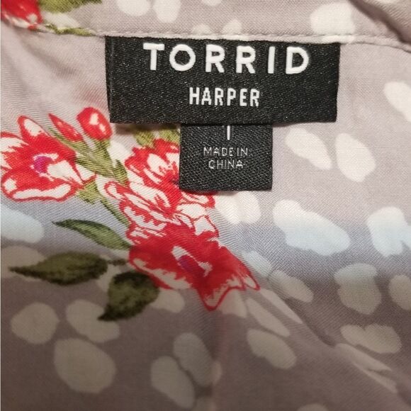 Torrid purple floral design button down blouse - Picture 2 of 5